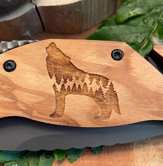 Wolf Standing Knife